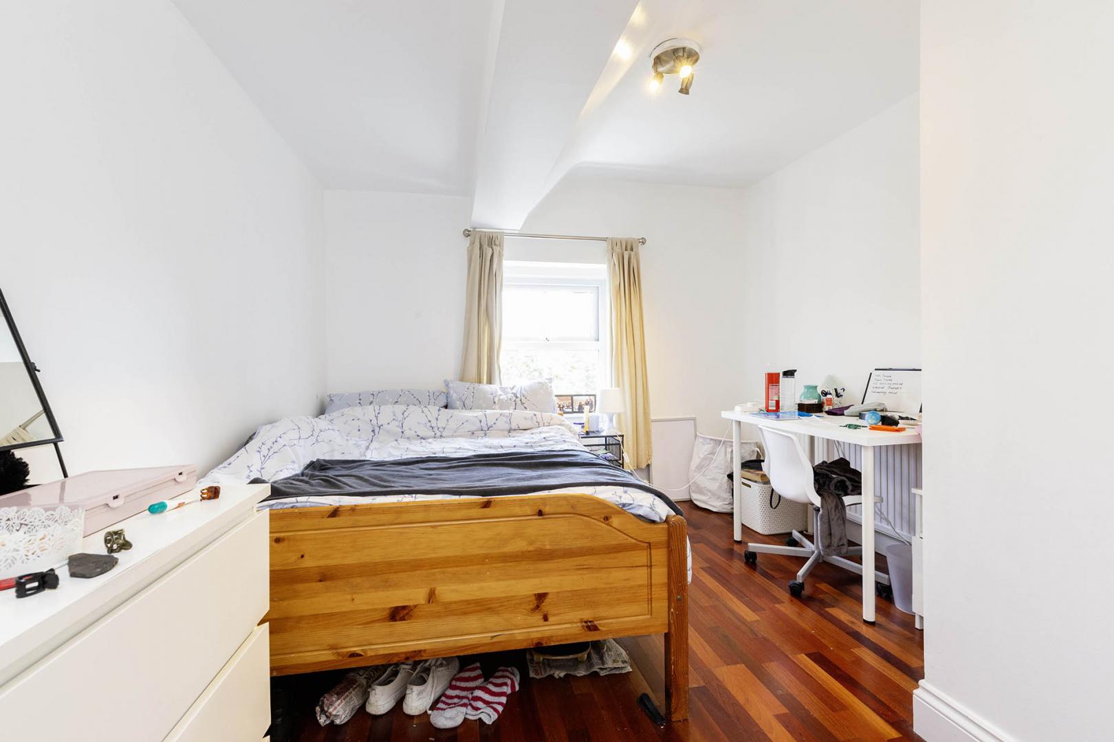 			4 Bedroom, 2 bath, 1 reception Flat			 Broadhurst Gardens, WEST HAMPSTEAD